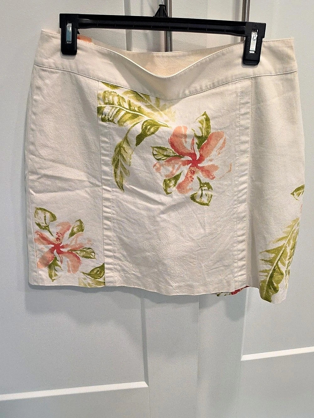 EUC Tommy Bahama Golf Floral Cotton Blend Skort Cream & Green Size 12